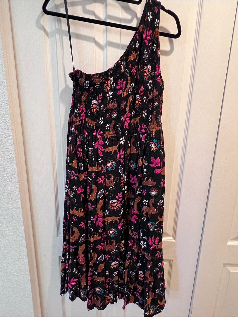 Torrid Black One Shoulder Smocked Animal Print Woven Rayon Midi Dress Size 1